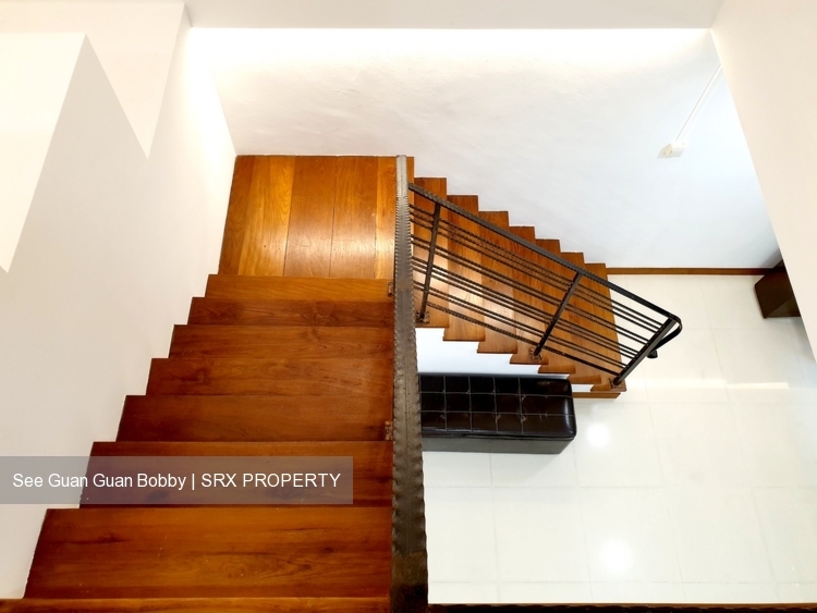 Blk 323 Jurong East Street 31 (Jurong East), HDB Executive #204485011
